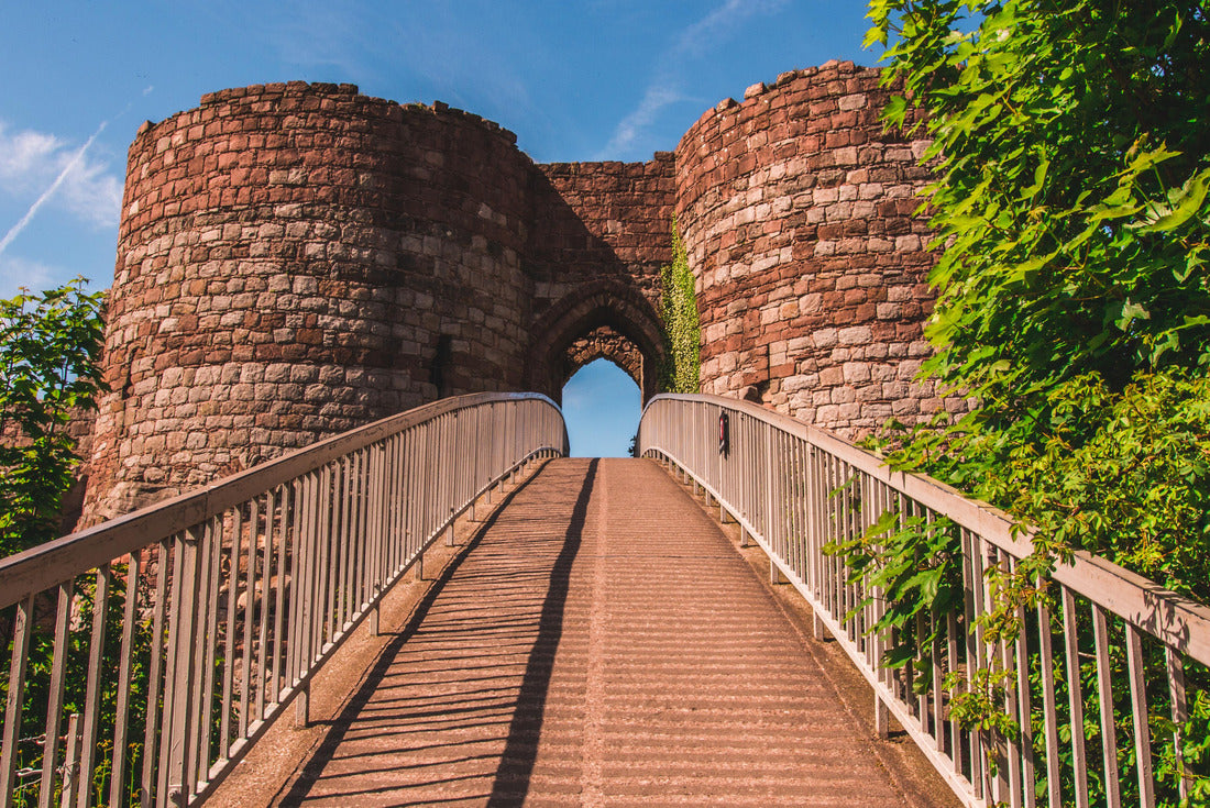 The entrance to Beeston Castle 2000pc Puzzle