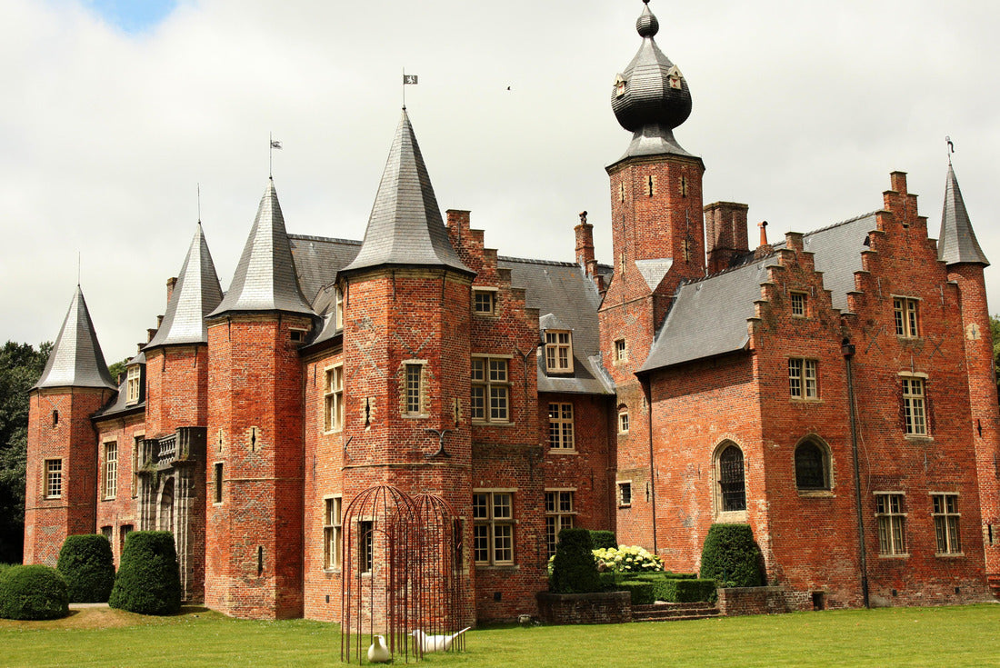 The castle of Rumbeke near the town of Roeselare, Belgium 2000pc Puzzle