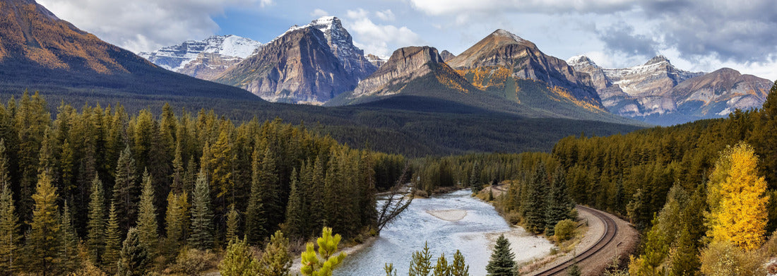 Noah Jigsaw Puzzle Canadian Rocky landscape. Autumn season skyscrapers sunny sky. Lake Louise, Banff National Park, Alberta, Canada panorama 1000 pieces