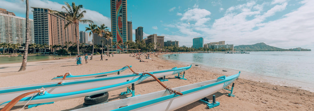 Noah Jigsaw Puzzle Waikiki beach landscape with racing canoe boats. Honolulu city, Oahu, Hawaii panorama 1000 pieces