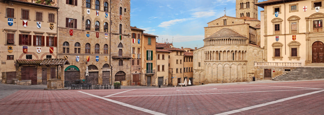Noah Jigsaw Puzzle Arezzo, Tuscany, Italy: the main square Piazza Grande with the medieval church and buildings, in the old town of the ancient Italian city of art panorama 1000 pieces