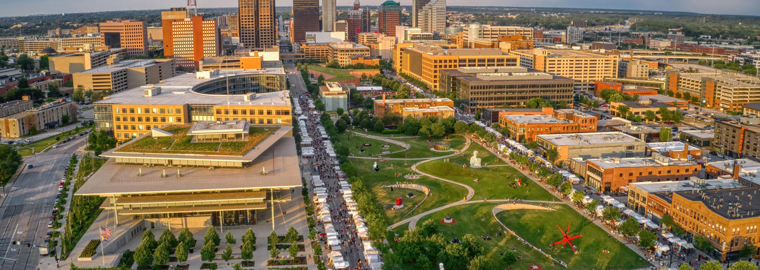 Noah Jigsaw Puzzle Des Moines, Iowa skyline facing west panorama 1000 pieces