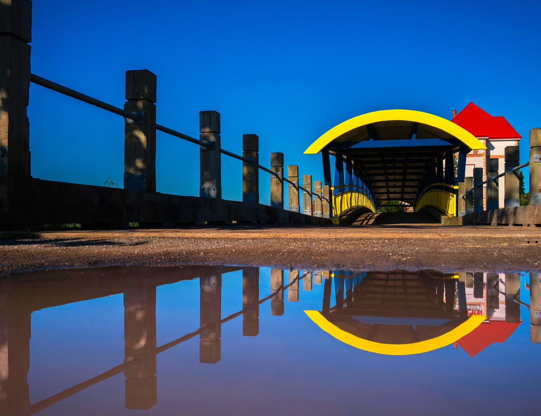 ImagiCan Jigsaw Puzzle Moncton Bridge over the Petitcodiac River in Riverfront Park in New Brunswick 1000 pieces