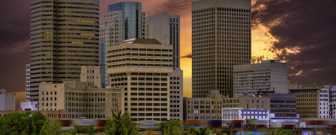 Winnipeg city skyline at sunset 2000pc Panoramic Puzzle