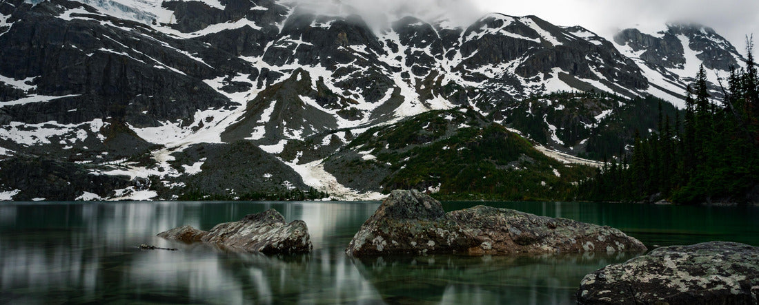 ImagiCan Jigsaw Puzzle Joffrey Lake Provincial Park in Canada 2000 pieces panorama
