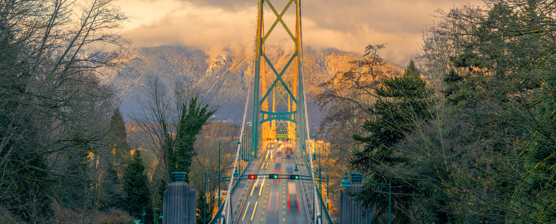 Lions Gate Bridge at sunset, Vancouver, BC, Canada 2000pc Panoramic Puzzle