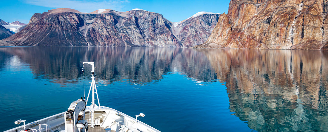 Expedition cruise ship in Sam Ford Fjord, Arctic Canada, Nunavut 2000pc Panoramic Puzzle