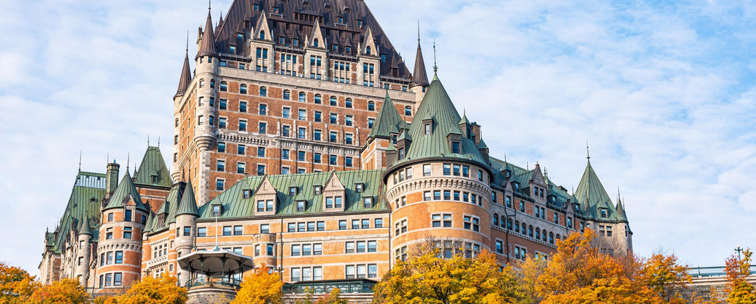 The Frontenac Castle (Fairmount Hotel) in the old city of Quebec 2000pc Panoramic Puzzle