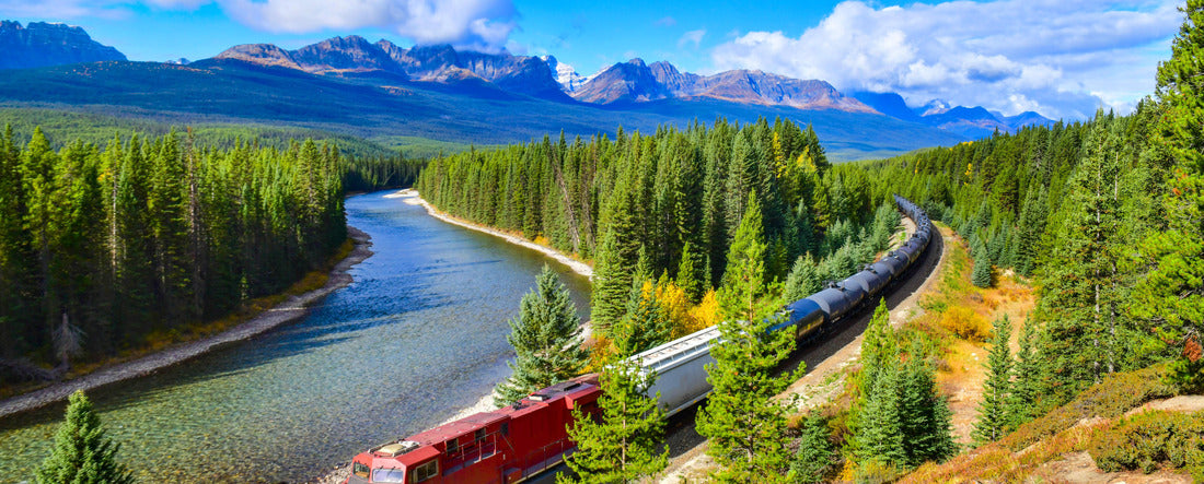 Train passing Morant's Curve at Bow Valley in fall, Banff National Park 2000pc Panoramic Puzzle