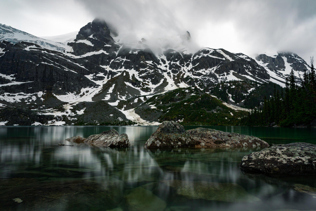 ImagiCan Jigsaw Puzzle Joffrey Lake Provincial Park in Canada 2000 pieces