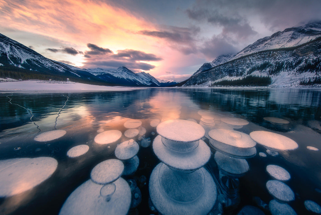 Surface of winter ice on Spray Lake in Alberta, Canada 2000pc Puzzle