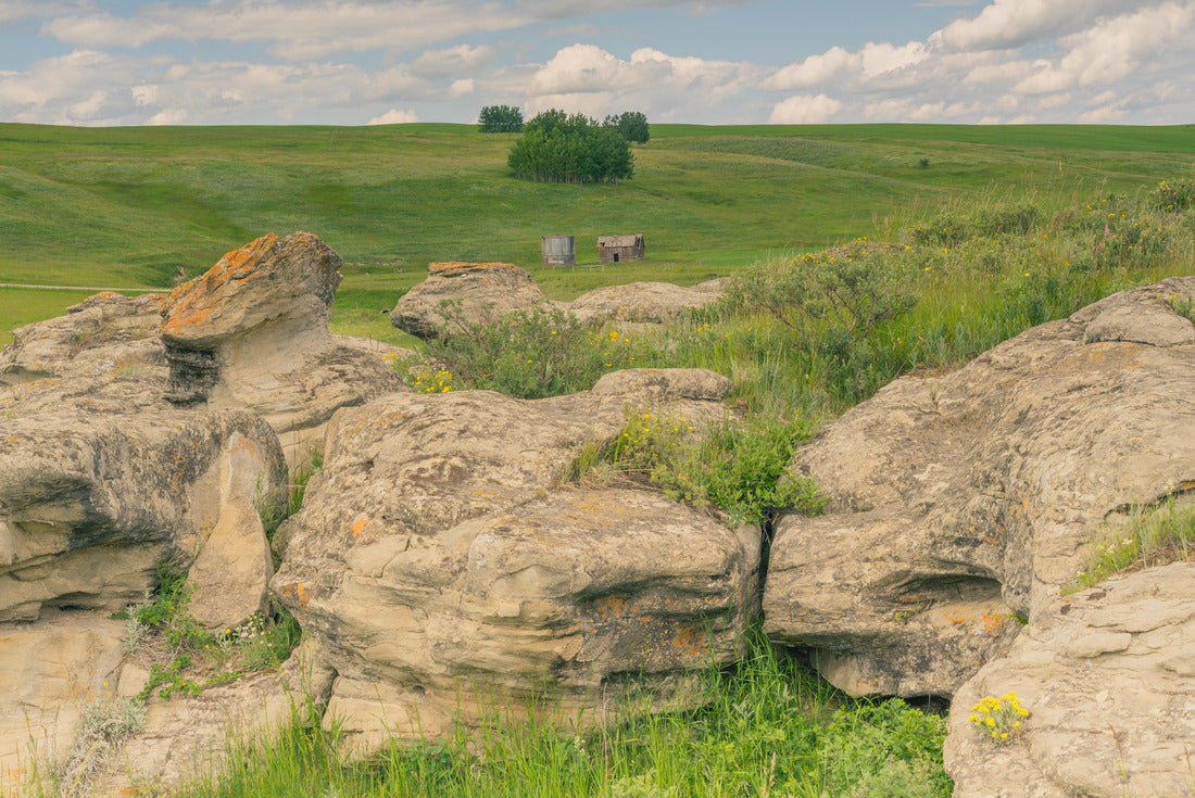 Close-up of rock formations and view of Alberta farmland, Canada 2000pc Puzzle