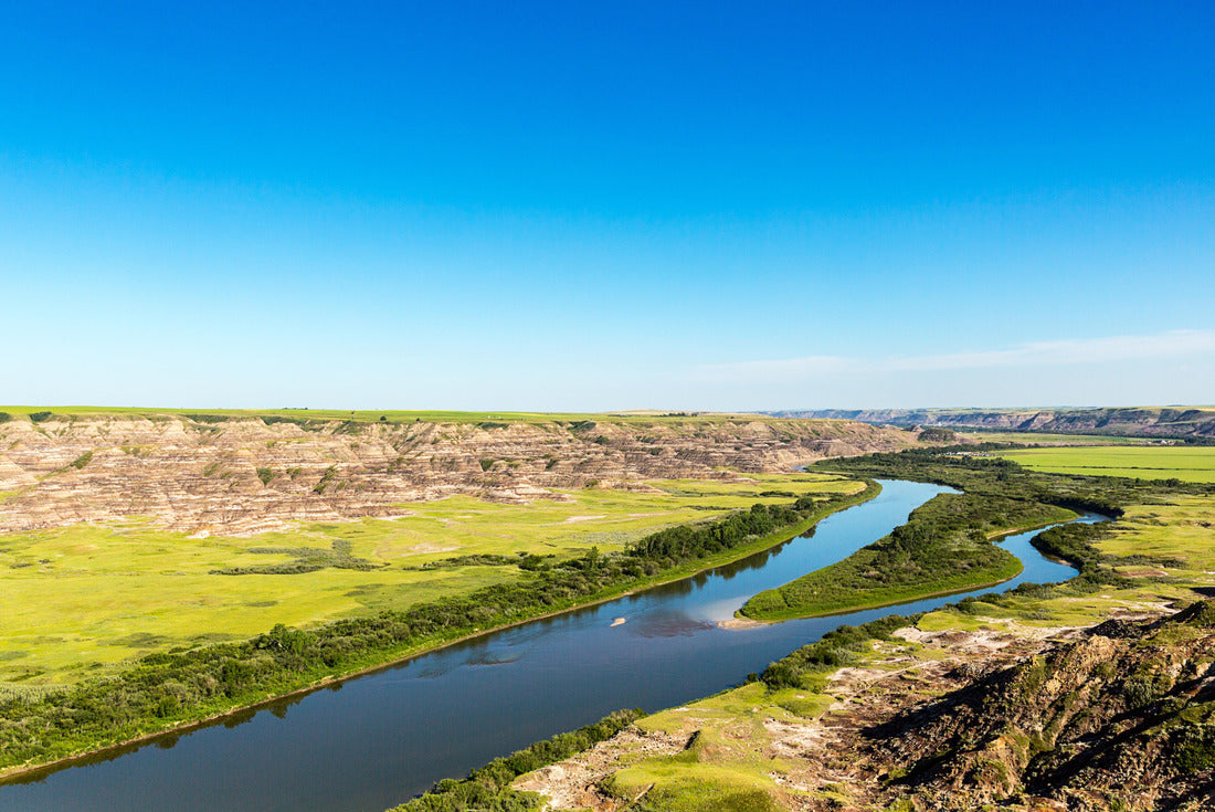 ImagiCan Jigsaw Puzzle Canoeing on Emerald Lake in summer in Yoho National Park, Alberta, Canada 2000 pieces