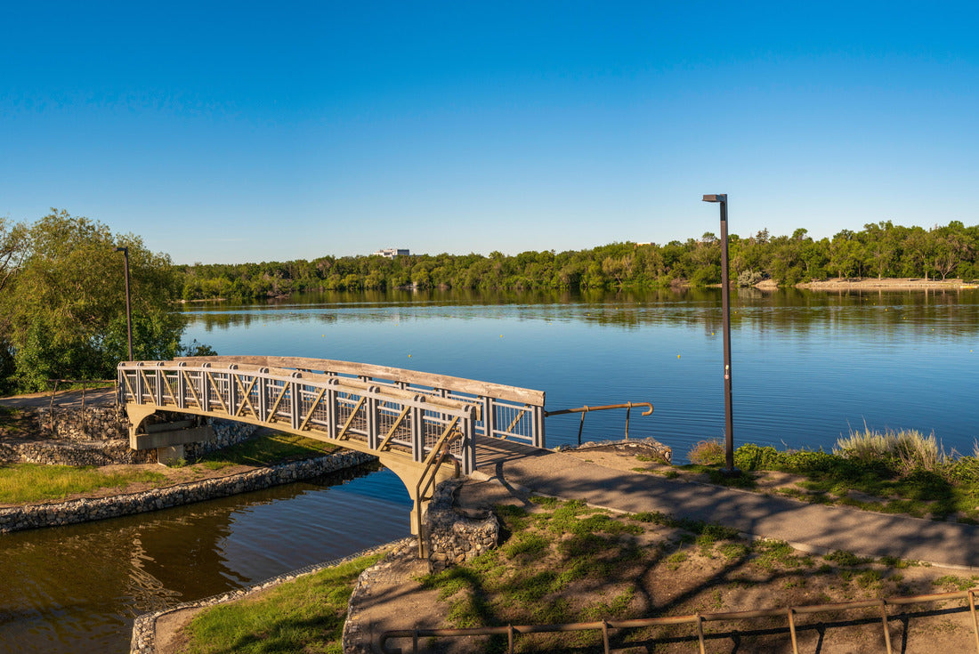 Tranquil Wascana Lake in Regina, Saskatchewan, overlooking the Saskatchewan 2000pc Puzzle