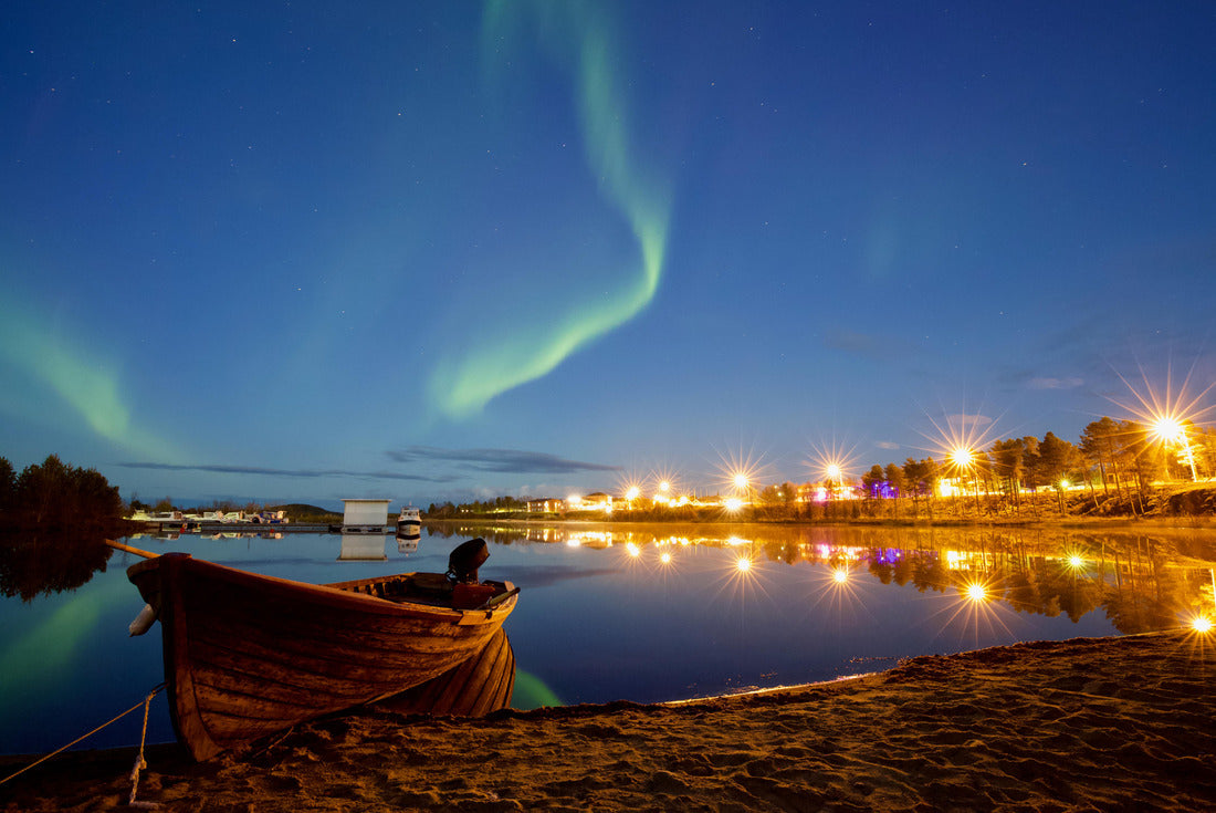 A wooden boat on the lake under a sky with brilliant aurora, Yellowknife, Canada 2000pc Puzzle