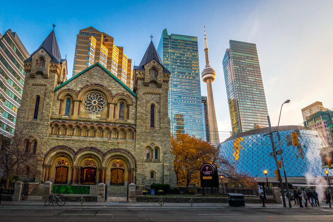 ImagiCan Jigsaw Puzzle Panoramic view of St. Andrew's Presbyterian Church and the CN Tower - Toronto, Ontario 2000 pieces