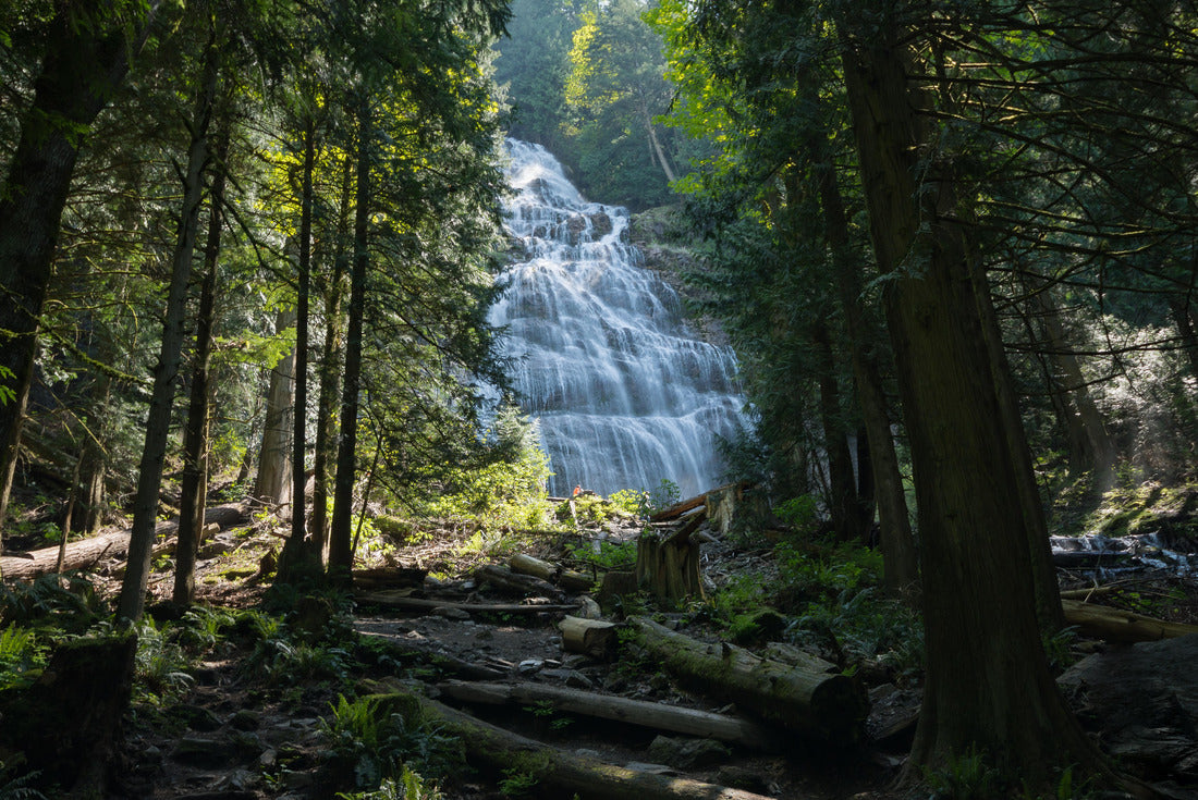 Bridal waterfalls at Bridal Veil Falls Provincial Park 2000pc Puzzle