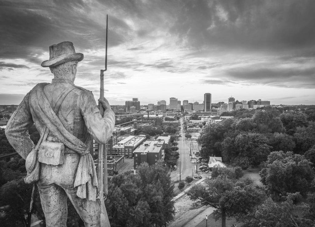 Confederate Soldiers and Sailors Monument in Richmond, Virginia in black white