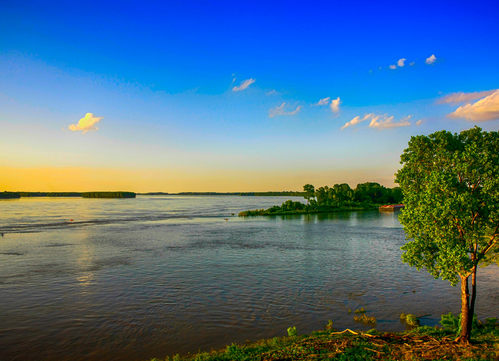 Greenville, Mississippi, UThe great Mississippi River seen from the Warfield Point Mississippi, USA Park riverbank in Greenville Mississippi