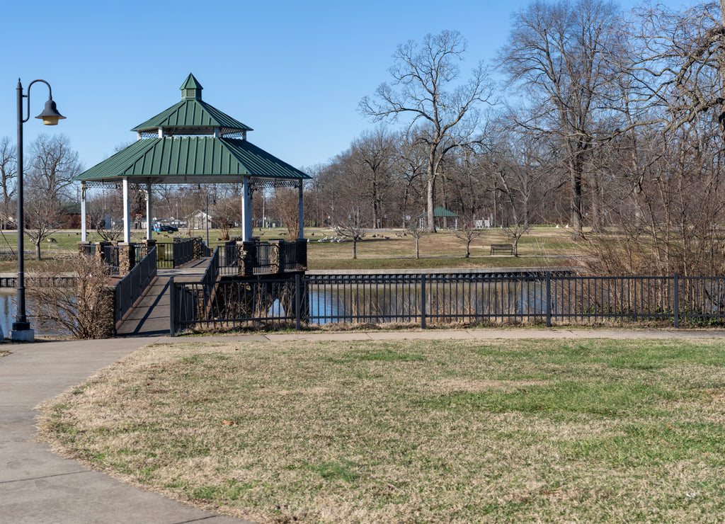 Gazebo and walking paths at Bob Noble Park in Paducha Kentucky, in winter