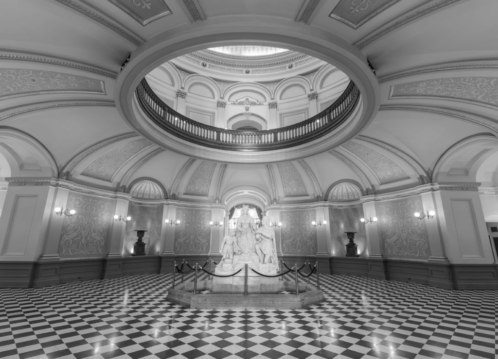California Capitol Rotunda in black white