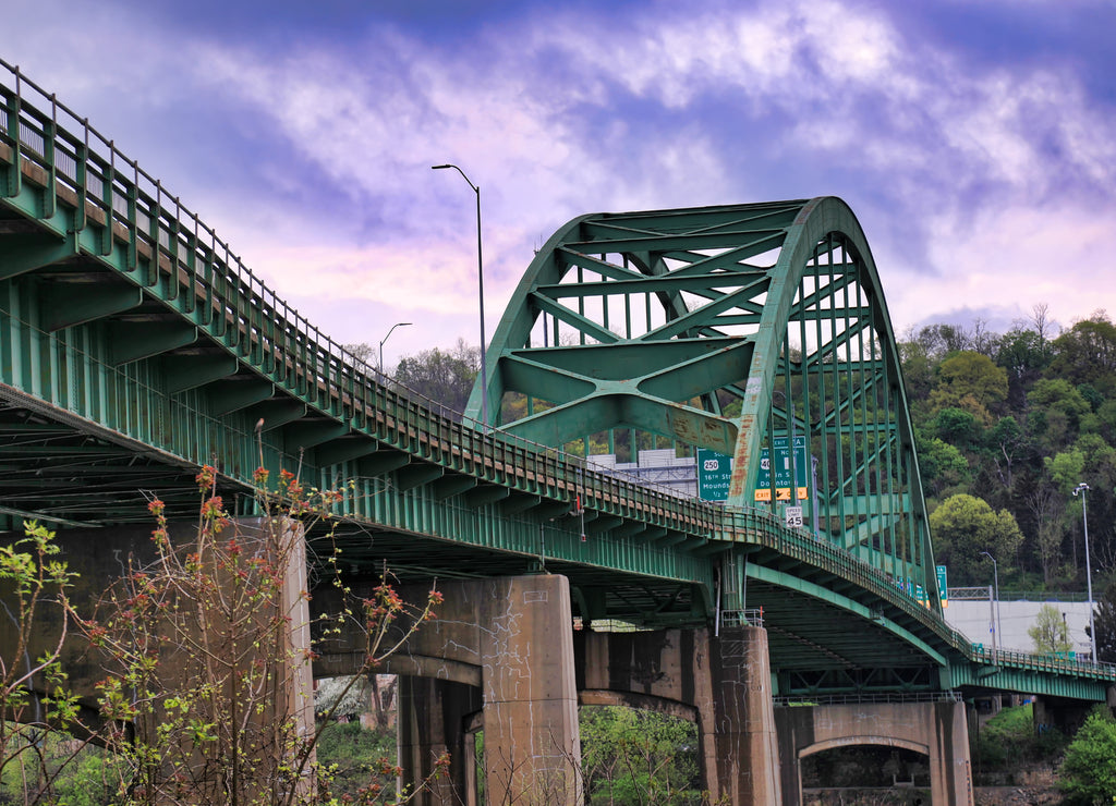 The Fort Henry Bridge spans the Ohio river and leads into Wheeling, West Virginia