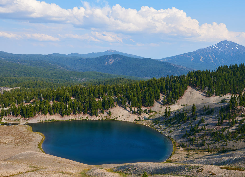 Panoramic view of the mountains with Moraine Lake in Central Oregon