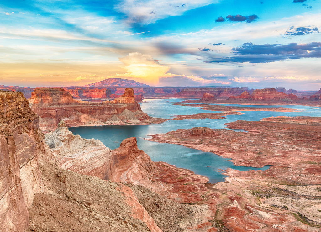 Scenic view of Lake Powell at sunset, Alstrom Point, Arizona, USA