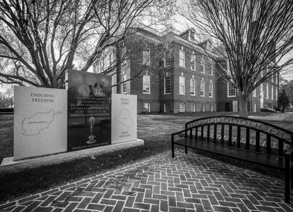 War memorial outside the Delaware State Capitol Building in Dove in black white