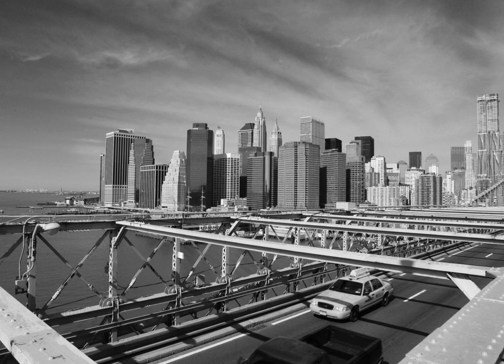 Brooklyn Bridge Taxi, New York in black white