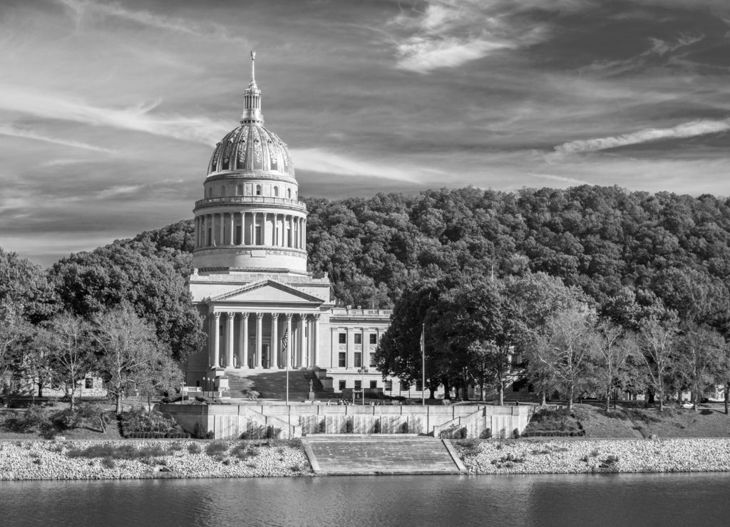 West Virginia State Capitol in Charleston, West Virginia, USA in black white