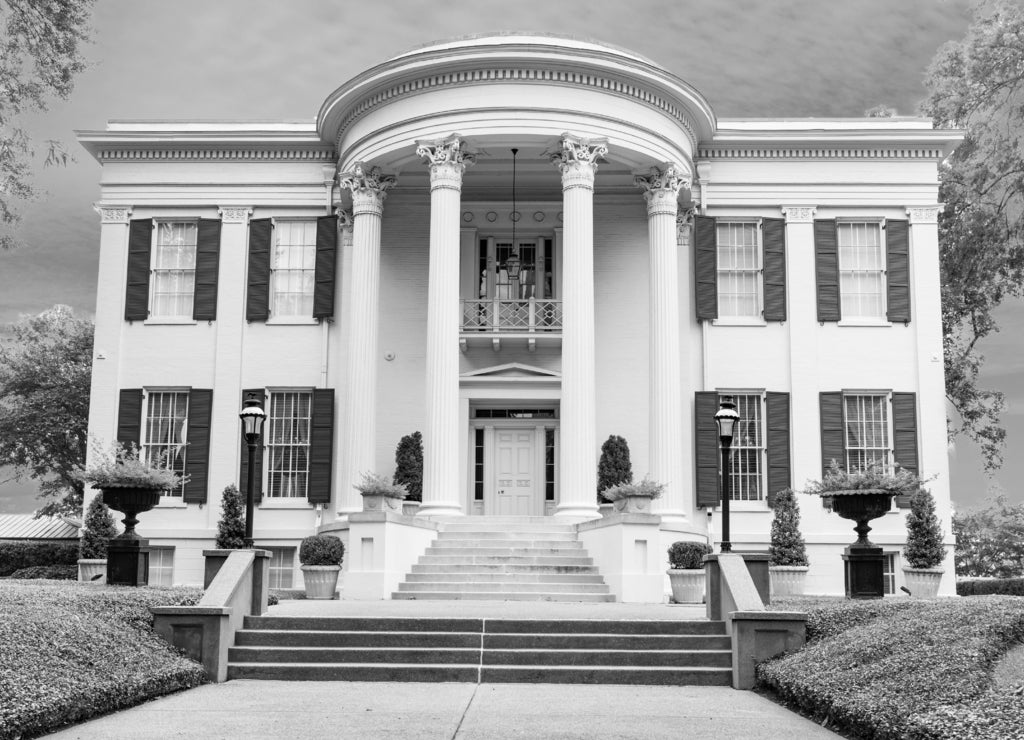 Governors Mansion in Jackson, Mississippi in black white
