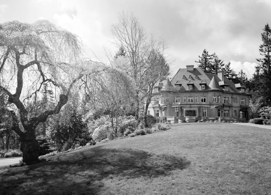 Lawn and building of Pittock Mansion museum, Portland, Oregon,a USA in black white