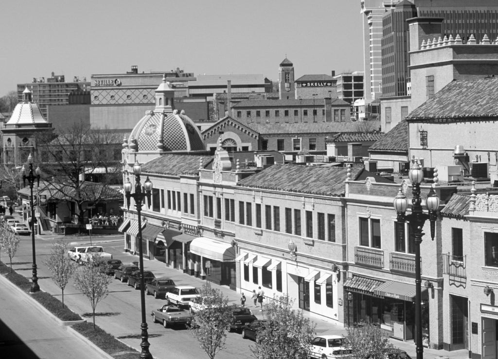 The Plaza, downtown Kansas City, Missouri in black white
