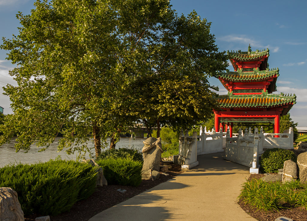 Robert D. Ray Asian Gardens, Chinese pavilion, Muto Recreation Area, Des Moines, Iowa, USA